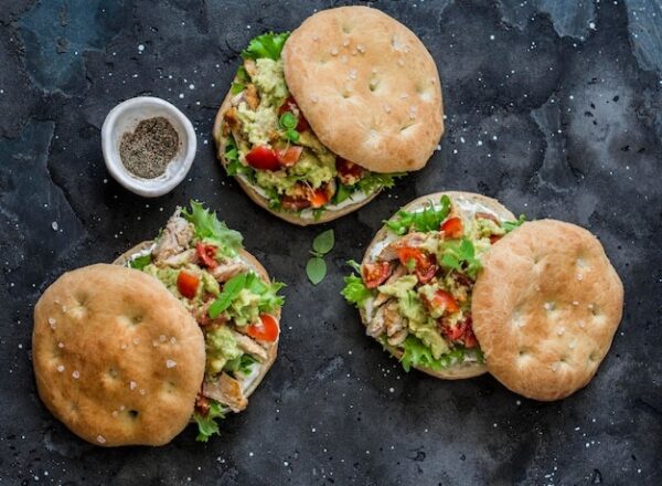 Bun’s bagel Focaccia au poulet mariné