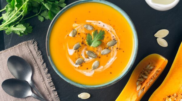 Velouté gourmand potiron/butternut,magret fumé et œuf poché (plat consistant)